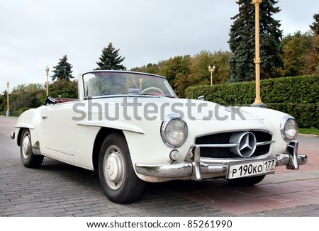 MOSCOW, RUSSIA-SEPT 24: A 1960 Mercedes-Benz 190SL Roadster in the final stage of the competition for classic cars at the Closing  of the season Rally Retro Car on September 24, 2011 in Moscow, Russia