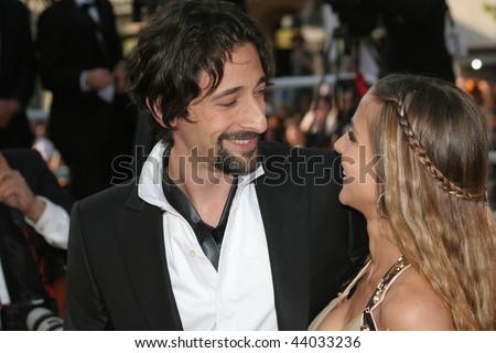 reese witherspoon owen... Adrien Brody Play Piano
