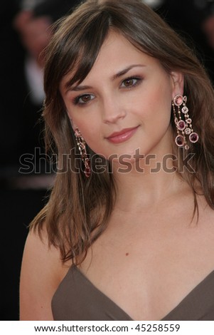 CANNES, FRANCE - MAY 17: Actress Rachael Leigh Cook attends \'The Da Vinci Code\' World Premiere & Opening Gala at the Palais during the 59th  Cannes Film Festival May 17, 2006 in Cannes, France