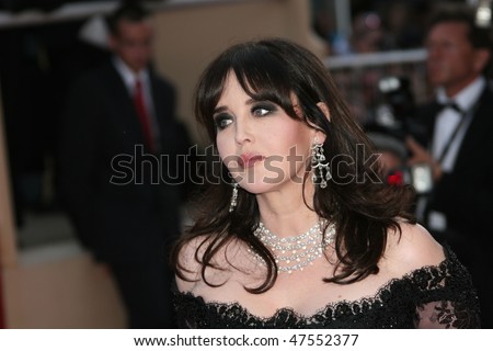 24: Isabelle Adjani attend