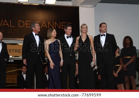 CANNES, FRANCE - MAY 17: Actor Mel Gibson and Jodie Foster attends \'The Beaver\' premiere at the Palais des Festivals during the 64th Cannes Film Festival on May 17, 2011 in Cannes, France