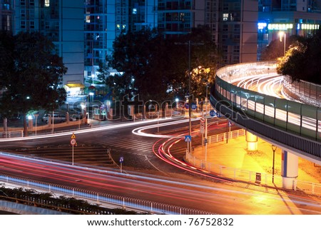 the traffics on the overpasses at night
