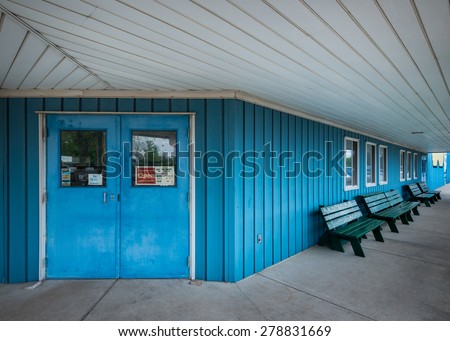 HOLLAND, MICHIGAN - MAY 13: Entrance to the Veldheer\'s Delft and Wooden Shoe Factory on May 13, 2015 in Holland, Michigan