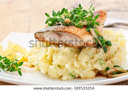 Fried fish with mashed potatoes