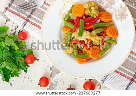 Steamed vegetables - cauliflower, green beans, carrots and onions