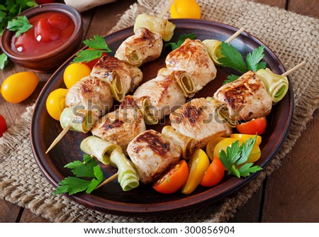 Chicken shish kebab with zucchini