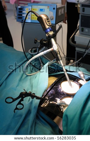 Demonstration of minimally invasive surgery