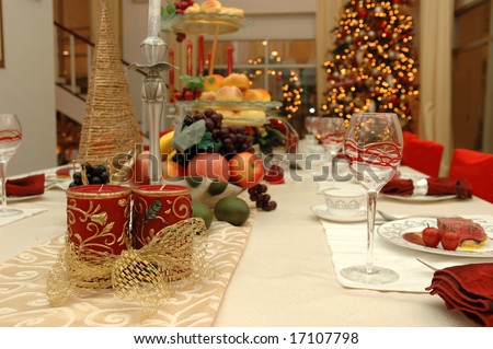 Table set of a christmas dinner meal