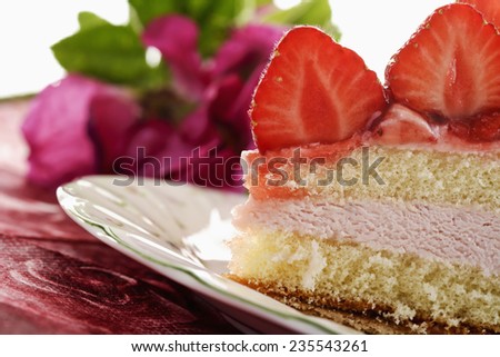 Strawberry cream cake, cross section