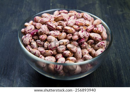 pinto beans on glass bowl