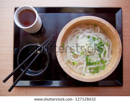 Japanese cuisine, Udon noodles with green tea