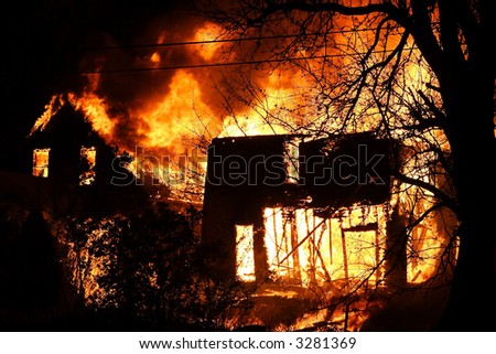 Two Detroit houses on fire during the night
