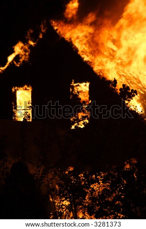 Abandoned Detroit house on fire during the night