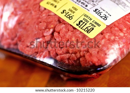 Price tag on a large package of raw hamburger