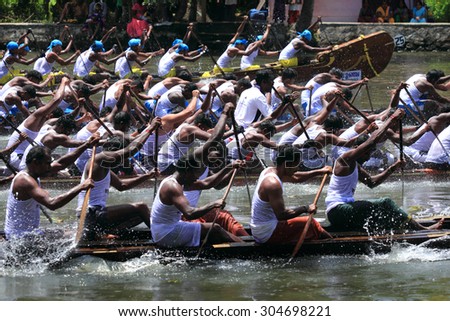 ALLEPPEY, INDIA - AUG 08 : Snake boat team competing in the most popular Nehru Trophy Boat race held in August 08, 2015 in Alleppey,Kerala, India