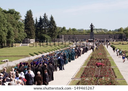 ST. PETERSBURG, RUSSIA - JUN 22: Funeral ceremony in memory of the beginning of the Great Patriotic War, June 22, 1941 on June 22, 2013 in Piskaryovsky Memorial, St. Petersburg, Russia.