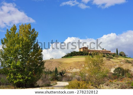 Idyllic rural Tuscan landscape with old farmhouse near Pienza, Italy, Europe
