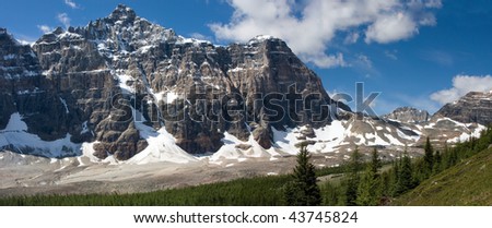 View on a mountain range in the Rocky Mountains near Moraine Lake (Banff National Park).