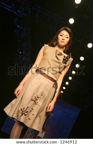 Seoul Fashion Week (Seoul Collection) Fall/Winter 2006. Suh Seung Hee collection.
