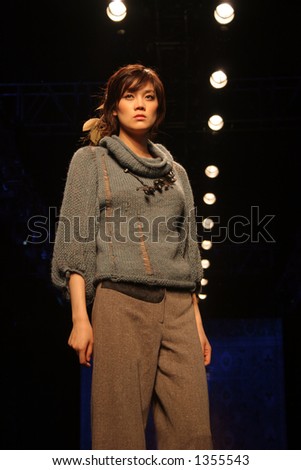 Seoul Fashion Week (Seoul Collection) Fall/Winter 2006. Suh Seung Hee collection.