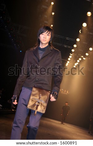 Model at Seoul Fashion Week (Seoul Collection) Fall/Winter 2006. Seo Eun Gil collection