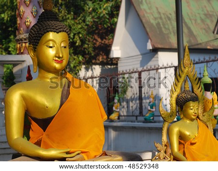 buddhist statue sitting