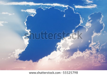 Big dark blue cloud closes sun light