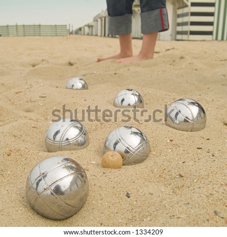 stock-photo-playing-petanque-on-the-beach-1334209.jpg