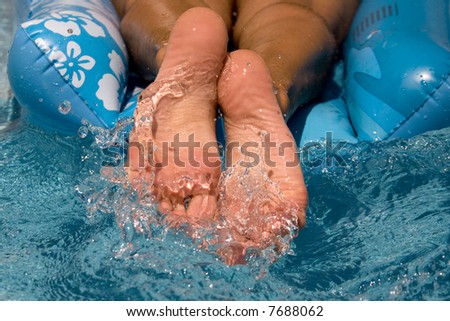 swim feet