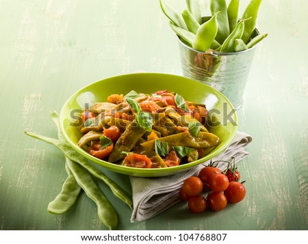 salad with flat green beans and tomatoes