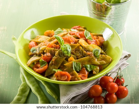 salad with flat green beans and tomatoes