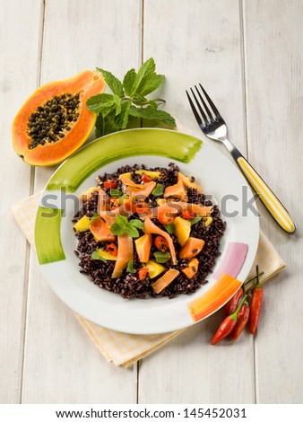 black rice with papaya and smoked salmon