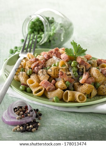 pasta with peas bacon and parsley