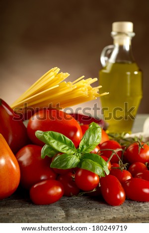 ingredients for italian tomato pasta sauce