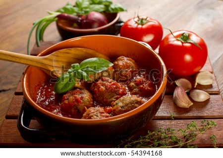 meatballs and tomato sauce