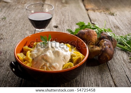 ravioli with cream sauce and cep