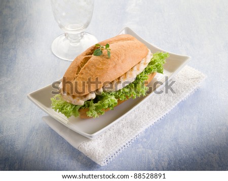 healthy sandwich with chest of grilled chicken and lettuce