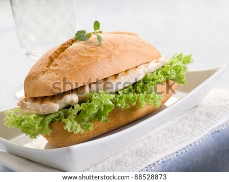 healthy sandwich with chest of grilled chicken and lettuce