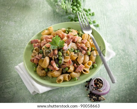 pasta with  peas bacon and parsley