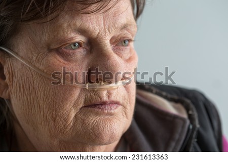 Senior woman with Chronic obstructive pulmonary disease with supplemental oxygen