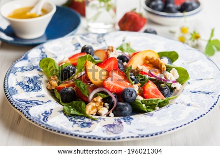 Spinach and Fruit Salad with Honey Mustard Vinaigrette