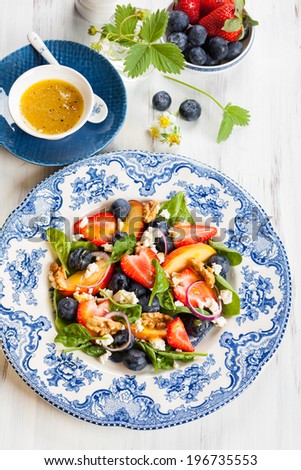 Spinach and Fruit Salad with Honey Mustard Vinaigrette