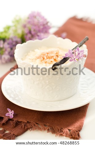 Rice pudding with vanilla and cinnamon.