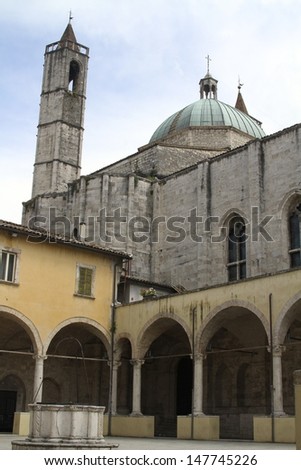 Major Cloister of St. Francis in Ascoli Piceno, Marche, Italy. It was built in 1565 thanks to the generosity of the Lord Vincenzo Cataldi.