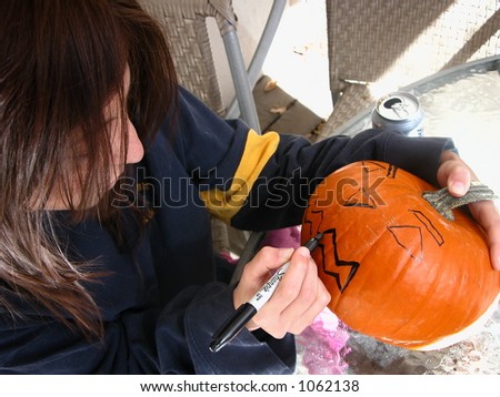 Pumpkin carving before thanksgiving and Halloween