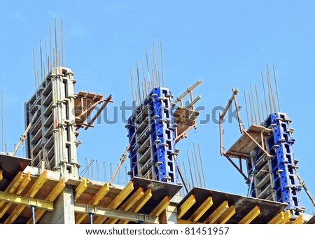 Concrete formwork with a folding mechanism and floor beams on construction site