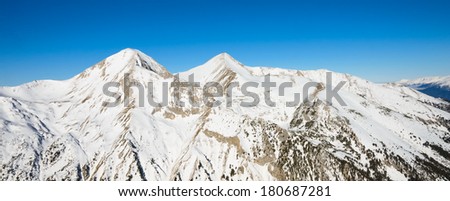Winter landscape of mountains covered slope snegom.Pik bulgaria ski resort Bansko.gory Pirin