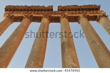 roman columns at baalbeck lebanon