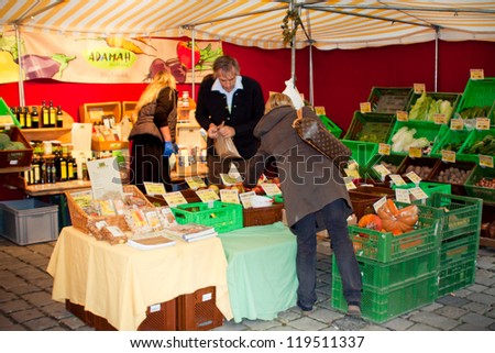 VIENNA - OCTOBER 26: Holiday market on Austrian National Day on October 26, 2012 in Vienna, Austria