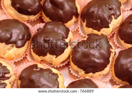 italian pastry - bignÃ¨ with chocolate-1